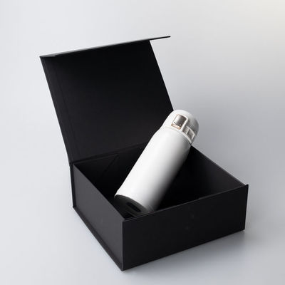 Lid 폴드형 엄격한 자기를 띤 패키징과 157gsm 아트페이퍼 검은 선물 상자