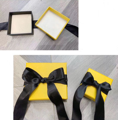 박스 CMYK 컬러를 싸는 물결모양 사각형 80gsm 오프셋지 선물